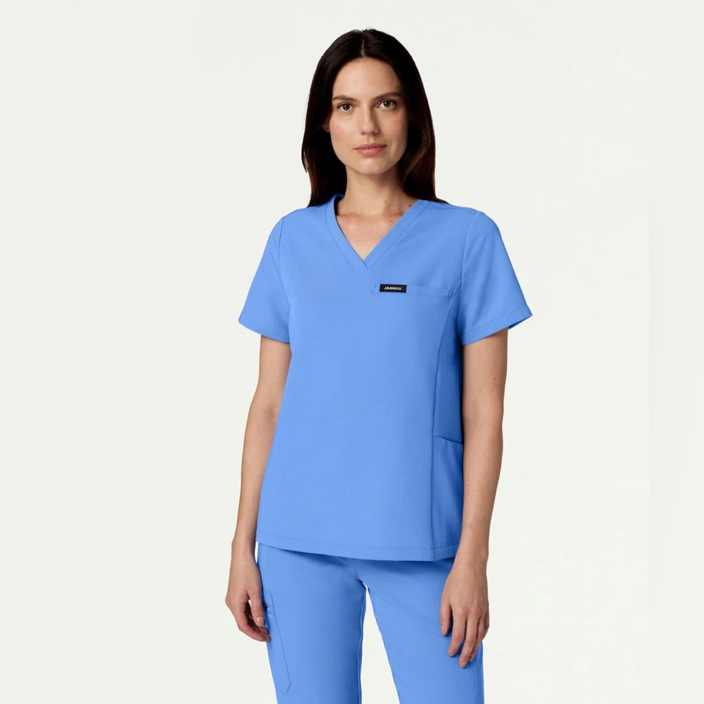 JAANUU Magna 3 pocket scrub top